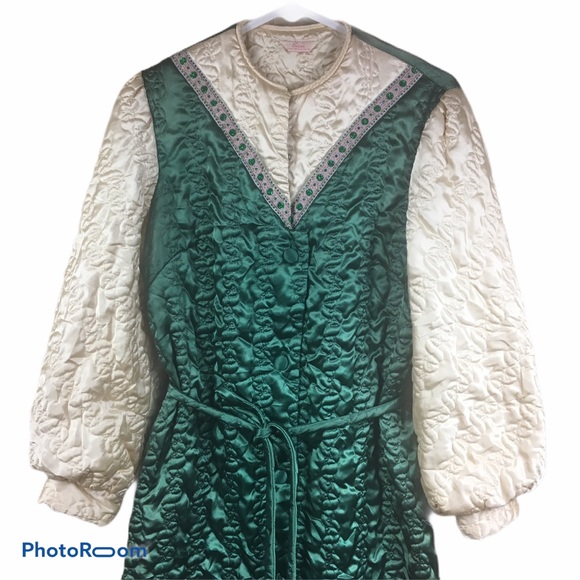 Vintage 70’s Satin Green Champagne Quilted from Sears Embellish Robe Medium - Picture 3 of 8